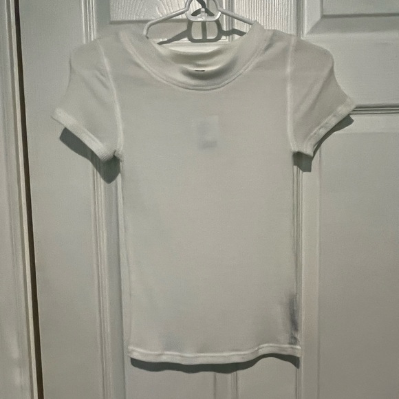 NWT Urban Outfitters Tee. - Picture 4 of 10